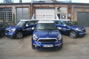 BLECH COMPANY KG Oldtimer, Youngtimer & Unfallreparatur Service Juni 2013: MINI AIR - Flying MINI not normal: Eine Promotionidee der renommierten Werbeagentur KKLD* zum Verkaufsstart des neuen MINI Paceman und MINI Countryman, die vom Team der BLECH COMPANY unter Mitwirkung von MS Carbon realisiert wurde. Dank an alle Beteiligten, hat Spaß gemacht...