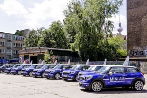 BLECH COMPANY KG Oldtimer, Youngtimer & Unfallreparatur Service Juni 2013: MINI AIR - Flying MINI not normal: Eine Promotionidee der renommierten Werbeagentur KKLD* zum Verkaufsstart des neuen MINI Paceman und MINI Countryman, die vom Team der BLECH COMPANY unter Mitwirkung von MS Carbon realisiert wurde. Dank an alle Beteiligten, hat Spaß gemacht...